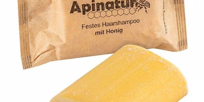 Frankfurt regional einkaufen - Drogerie und Gesundheit: Körperpflege - Hessen - Festes Shampoo mit Honig | Apinatur

100g 5,50 € - CannaLeven CBD & Head Shop Neu-Isenburg